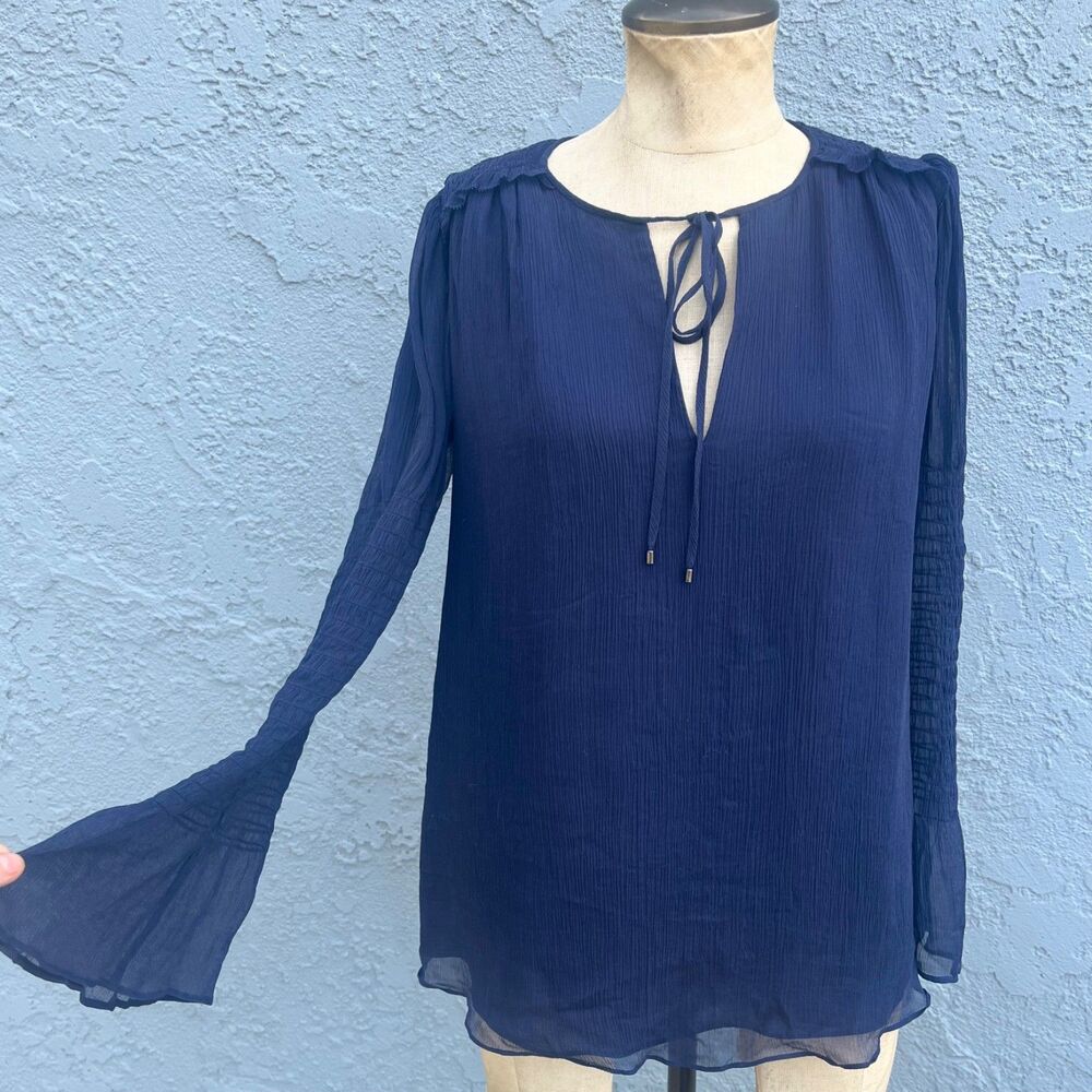 Diane Von Furstenberg Blue Silk Blouse Size Xs Bell Sleeves Womens career office